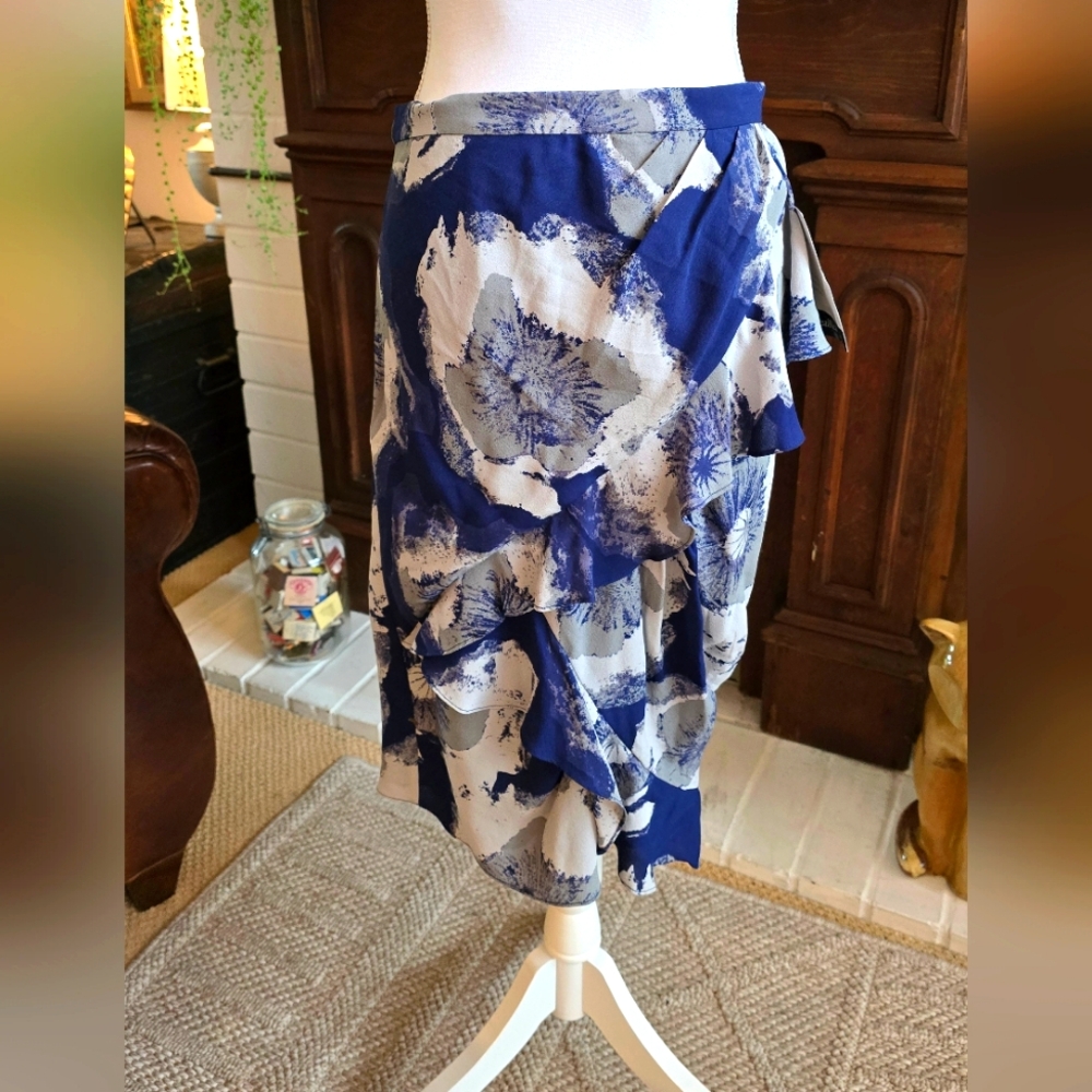 3.1 Phillip Lim 100% Silk Skirt Blue White Size 8 Midi for the RealReal - Picture 5 of 10